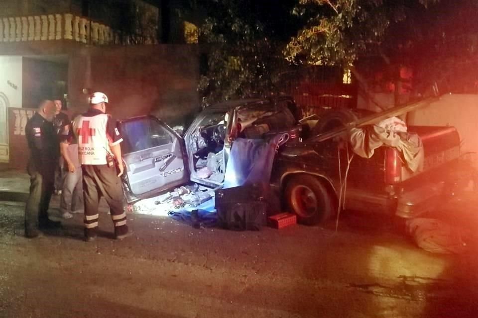 Con heridas y golpes resultó un hombre luego de que al conducir en presunto estado de ebriedad se estrelló impactara contra la fachada de una casa en la Colonia Topo Chico, en Monterrey.