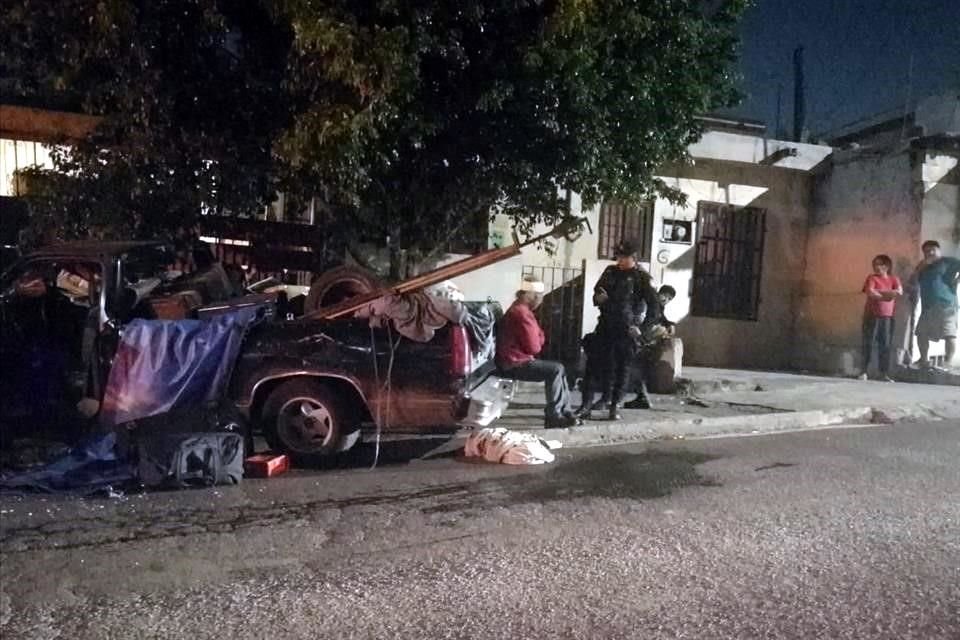 Poco antes de las 2:30 horas, el vehículo se estrelló contra el domicilio ubicado en la calle Terán 6140, cerca del cruce con Rayones.