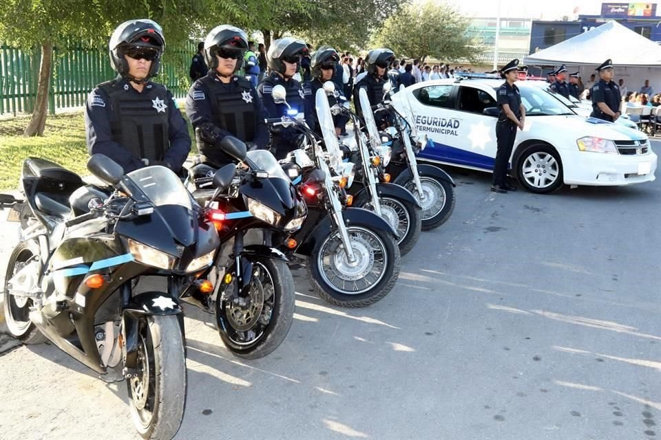 El arranque de la Policía Intermunicipal se dio casi en el límite de ambos municipios, en Manuel J. Clouthier y Oro, en San Pedro 400. 