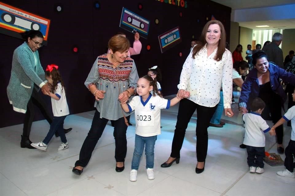Esperanza Ferrer, Ariadna Martínez y Elva Salinas