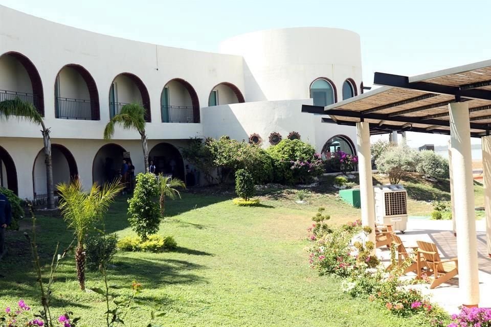 La reapertura del hotel, ahora llamado Hacienda El Cuchillo Inn, estuvo a cargo del empresario Sergio Ganem, quien es presidente del Consejo del Deporte en el Estado.