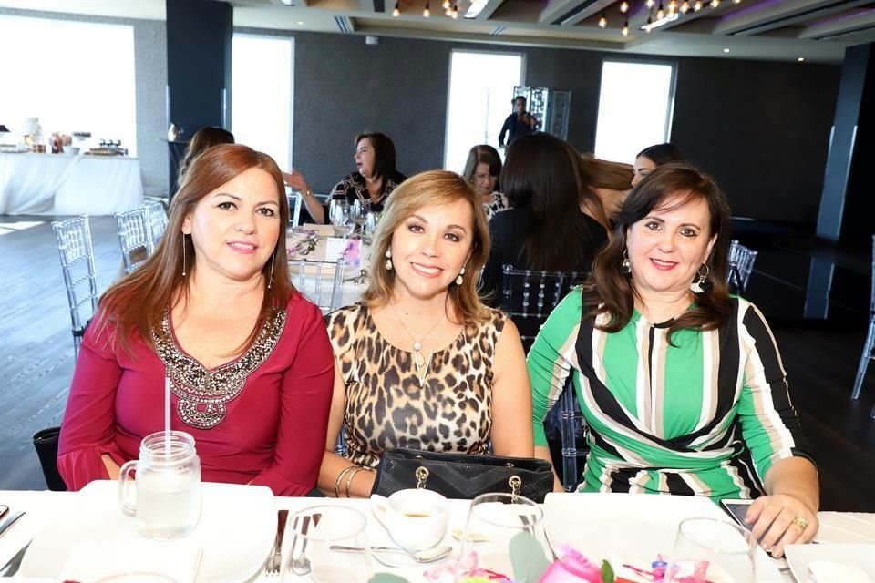 Perla de Elizondo, Celina Moreno de Zertuche y Lydia Tamez de González