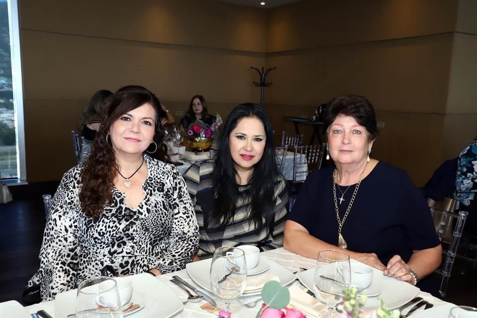 Milena Aguilera, Vero Palomares y Nelly Blackaller