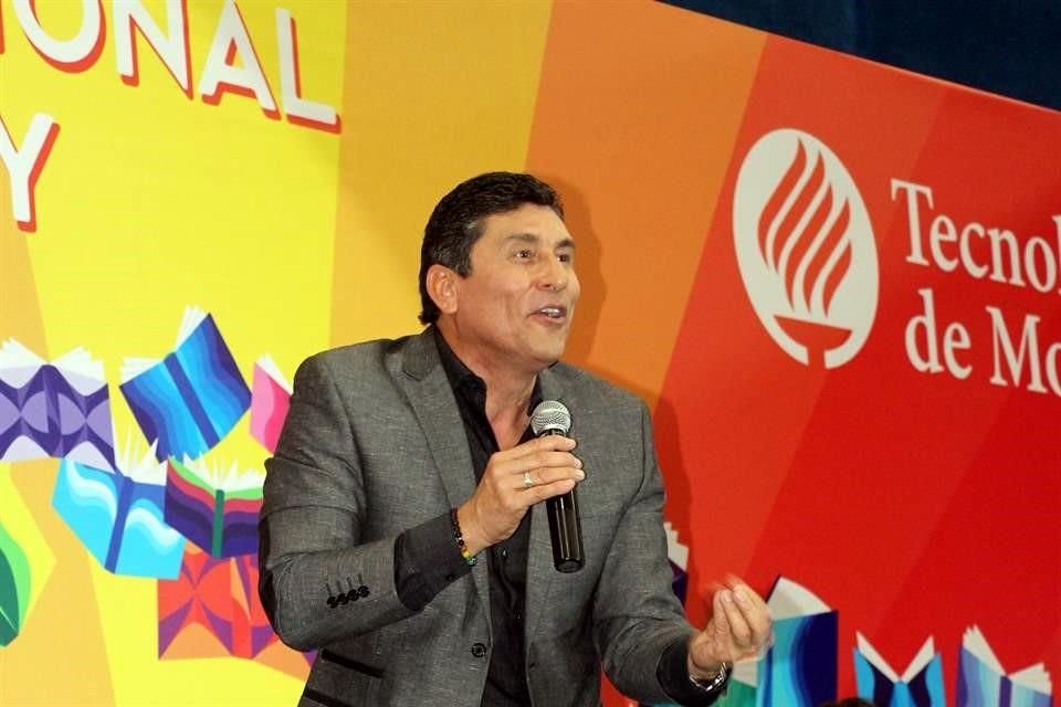 César Lozano