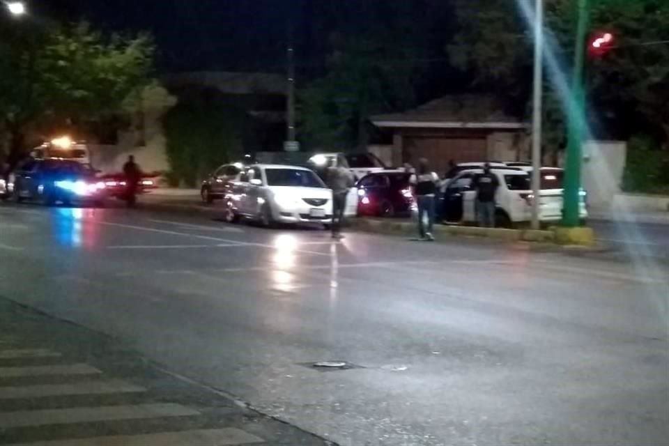 Uno de los autos, un Mazda 3, fue interceptado en la Colonia Prados de la Sierra.