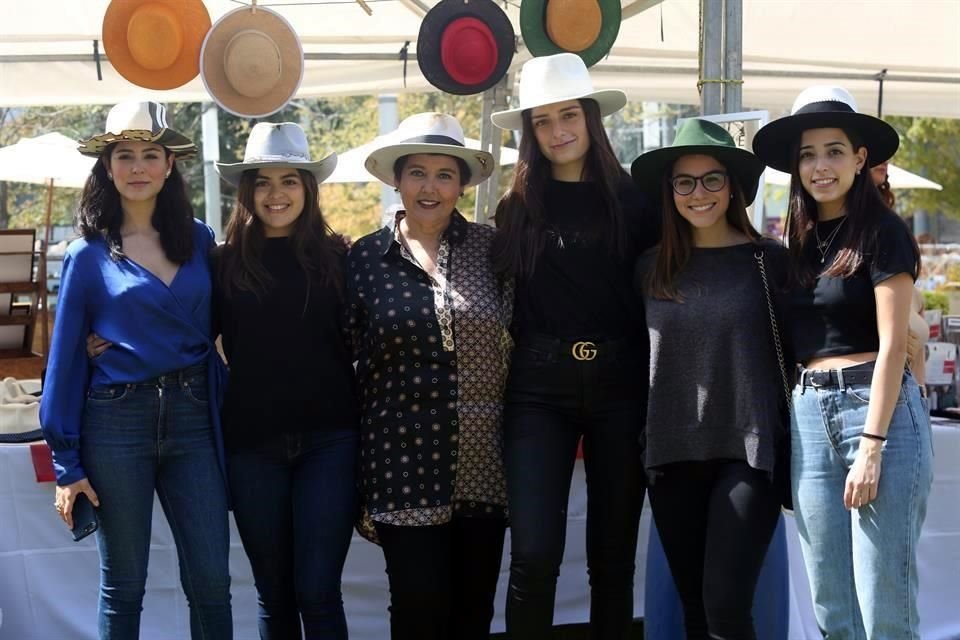 Luisa Quiroga, Marifer Carrillo, María Luisa de Quiroga, Renata Mendiolea, Claudia García y Ana Karen Salinas