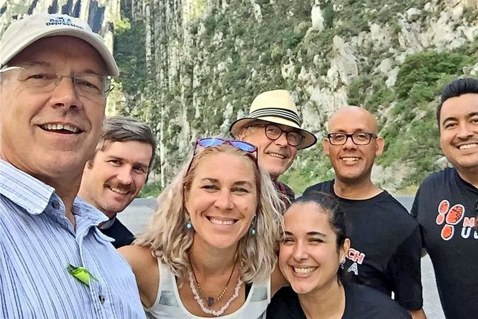 Los maratonistas visitaron la Huasteca. Buscan documentar las acciones que existen para proteger la mariposa monarca.