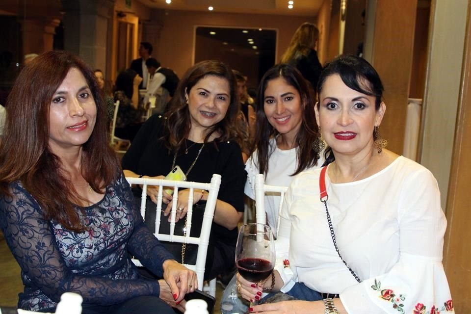 Thelma de García, Blanca Martínez, Cristina Avilés y Claudia Mendoza