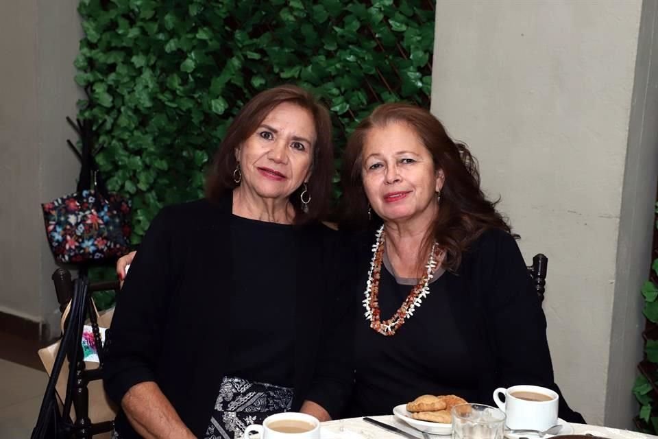Olivia Armendáriz y Norma Saldaña de Vázquez