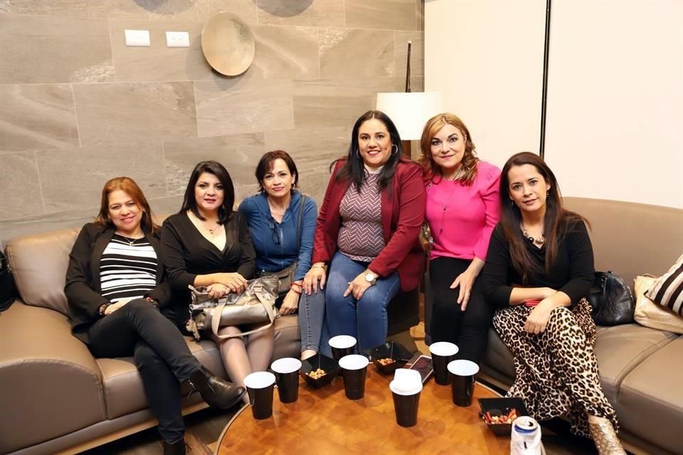 Laura Gallegos, Jéssica Iturbe, Isabel Garza, Marilú García, Malena González e Irasema Muñoz