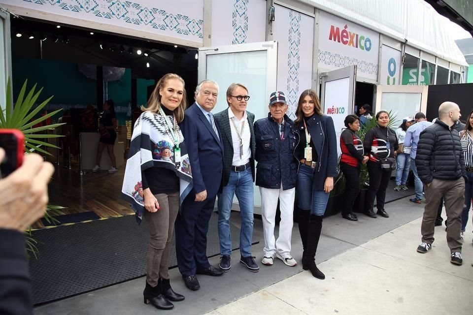 Gabriela Garza de Torruco, Miguel Torruco, Adrián Fernández, Eduardo León y Priscila Perales en F1 GPMX Autódromo Hermanos Rodríguez, 27 10 2019.