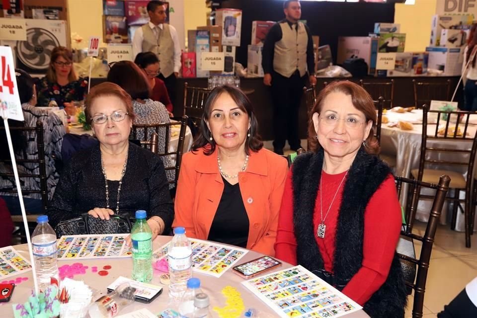 Esthela de Elizondo, Lupita Shay de González y Esthela Martínez de Rodríguez