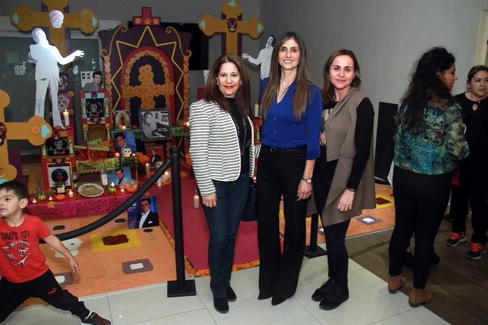 Pepita Villanueva de Urueta, Nancy Tamez de Guerra y Gaby Flores