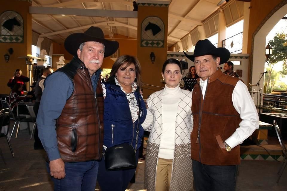 Emilio Treviño, Gabriela de Treviño, Norma González de Montemayor y Jorge Montemayor