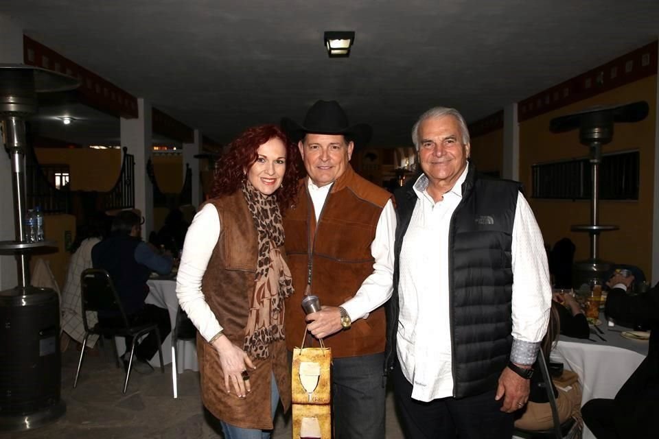 Gabriela Calles de Guajardo, Jorge Montemayor y Lombardo Guajardo
