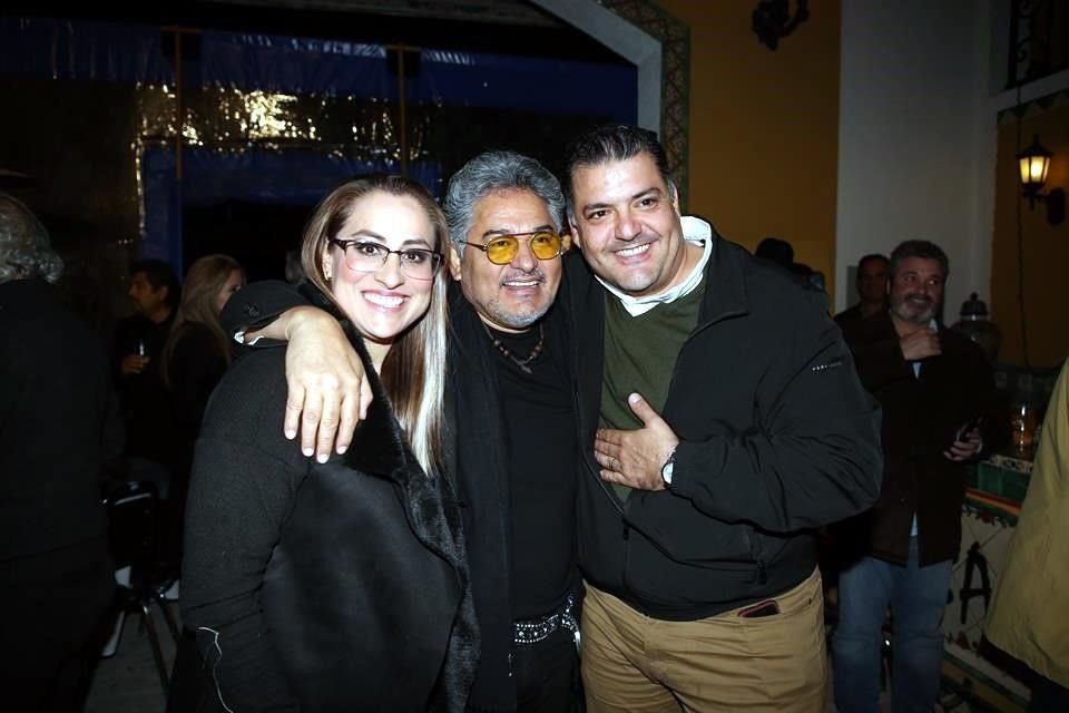 Lore de González, Fato y Juanky González