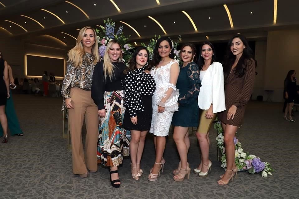 Mariana Valle, Marixa González, Priscilla Salinas, Daniela Santiago Guajardo, Daniela Dávila, Diana Fuentes y Abril Peña