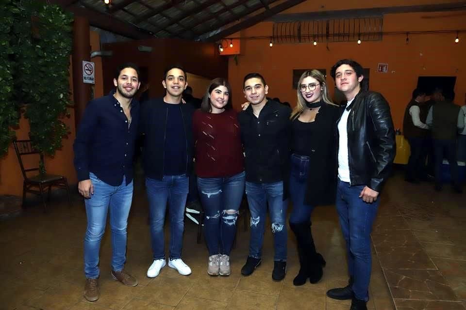 Raúl Zamudio, Max Zamudio, Karen González, Froy Ríos, Sofía Luna y Fabián Treviño