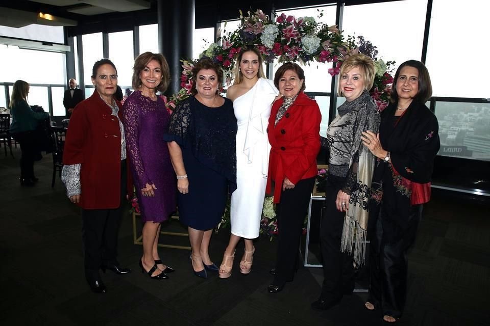 Adriana Guerra, Martha de Troncoso, Martha Buenfil de Calvillo, Cecy Chapa Vázquez, Tessy Sánchez, Norma de Arenas y Else de Torres