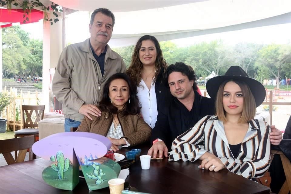 Eliud Palacios, Estefanía Palacios, María Elena Moreno, Juan Torres Lacal, Mayra Palacios