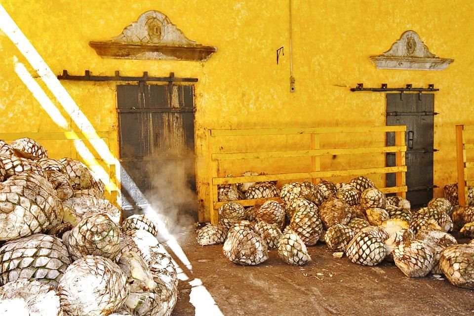 El tequila fue la primera Denominación de Origen de México, es un embajador de la cultura mexicana en el mundo y ha construido una marca cuyo valor estimado es de 14 mil 948 millones de dólares.