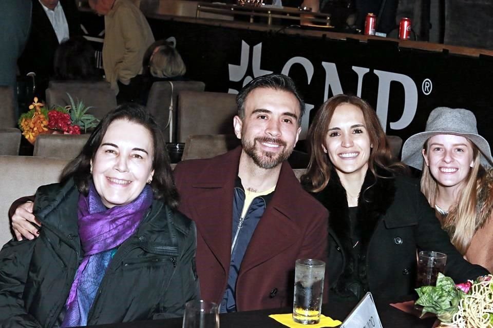Maca Garza de Romo, Alfonso Romo Garza, Fernanda Longoria de Romo  y María José Arguimbau