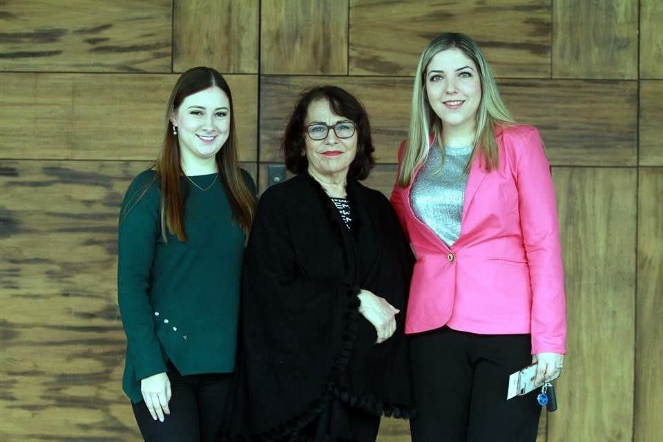 Esneli Flores, Yolanda Pérez y Ana Marcela Rodríguez