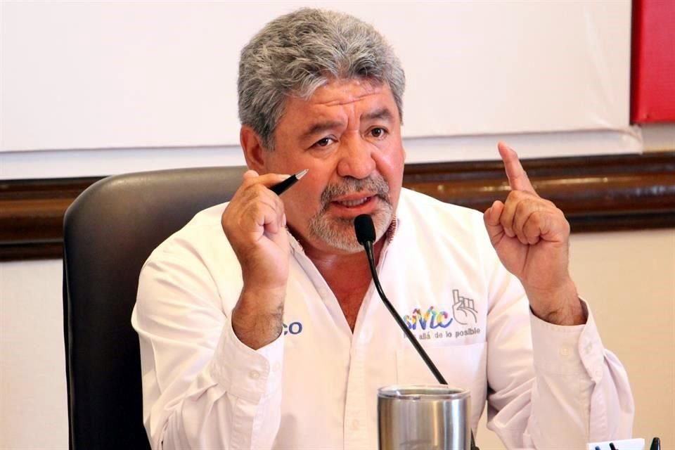 Xicoténcatl González Uresti, Alcalde de Ciudad Victoria, amaga con cortar el suministro de agua al IMSS por un adeudo con el Municipio.