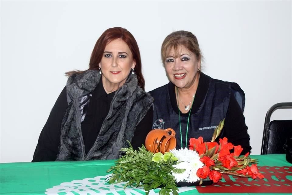Lucía de González y Rosario Molina de Flores
