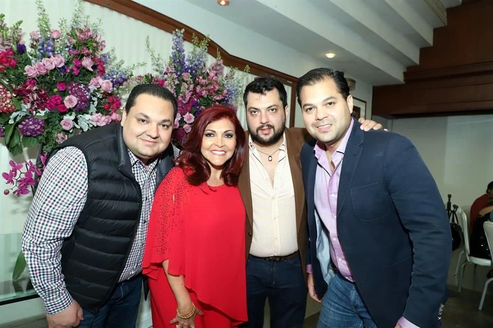 Roberto Ramírez González, Ofelia González Rangel, Ricardo Ramírez González y Raúl Ramírez González