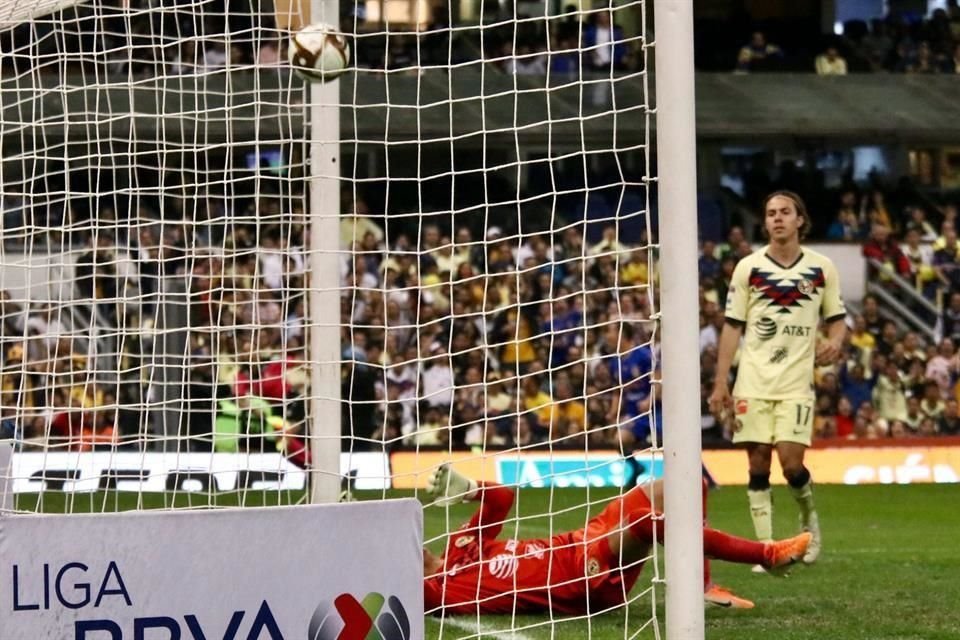 Guido Pizarro empató con un remate de cabeza apenas iniciando el segundo tiempo.