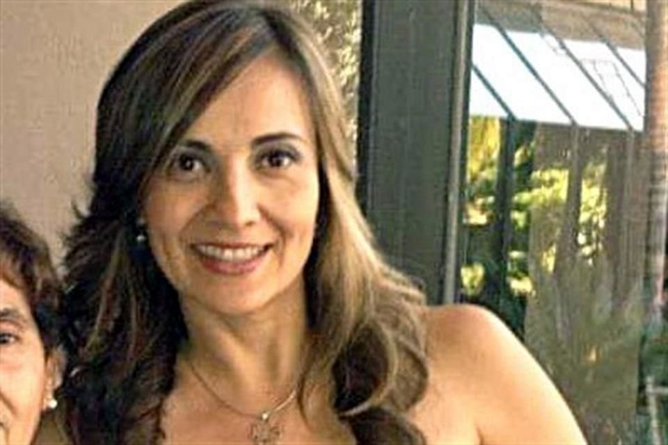 Familiares y amigos despidieron con dolor a Abril Pérez Sagaón, quien fue asesinada el lunes en la CDMX.