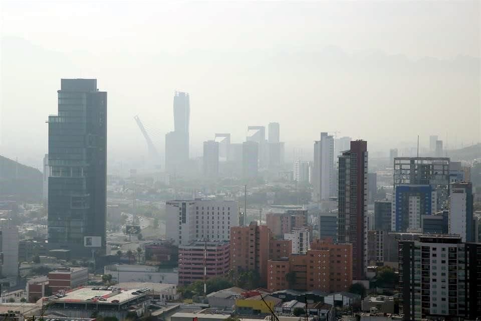 El Gobierno estatal emitió una alerta ambiental por la mala calidad del aire que prevalece en la zona metropolitana.