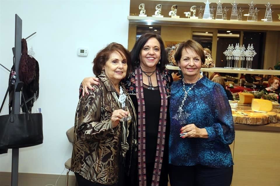 Kika Farías, Paty Cantú González y María Rosa Argüelles