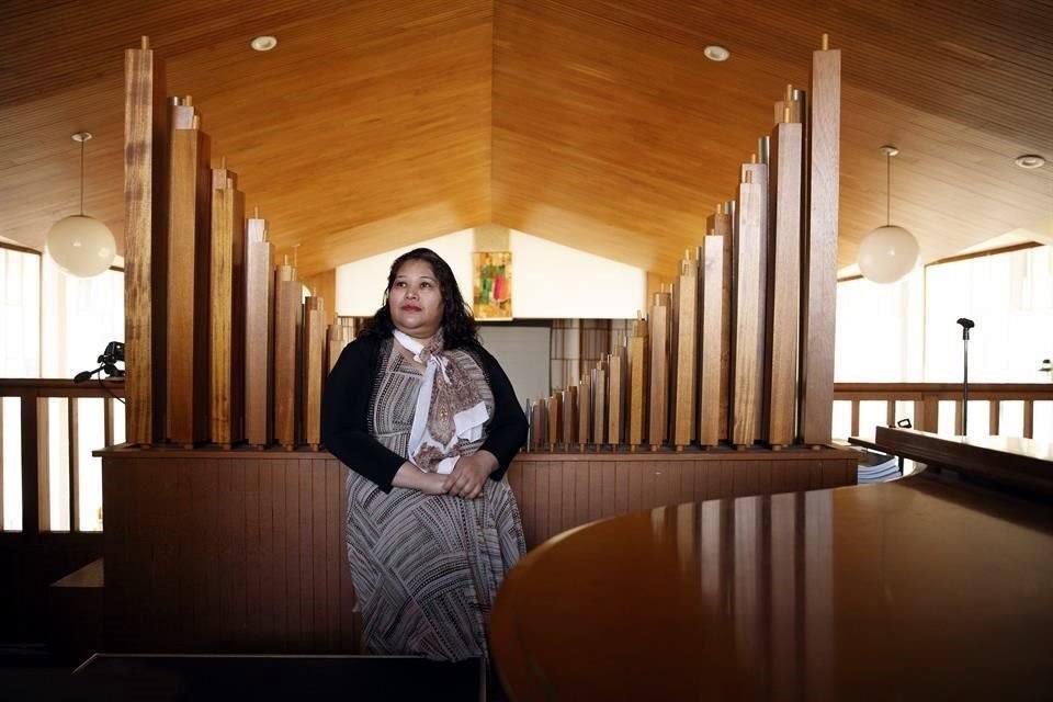 Rosa Gutierrez Lopez en la iglesia Cedar Lane Unitarian Universalist, ubicada a 14 kilómetros de la Casa Blanca.