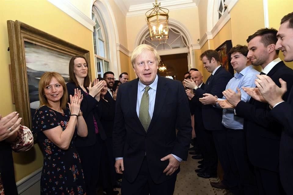 Boris Johnson, ganador de las elecciones generales británicas, fue investido oficialmente Primer Ministro de GB por la Reina Isabel II.