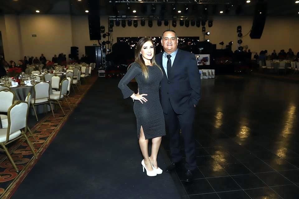 Angie Cantú y Hernando Lazcano