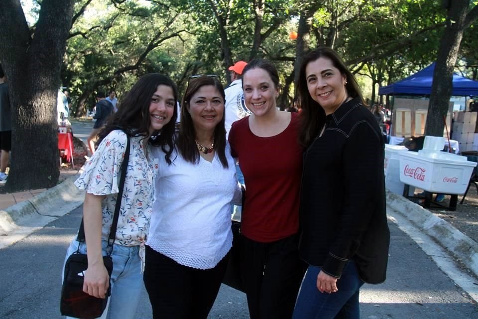 Ivanna Pérez, Ivone Chávez, Esperanza Dorbecker y Katia Gómez