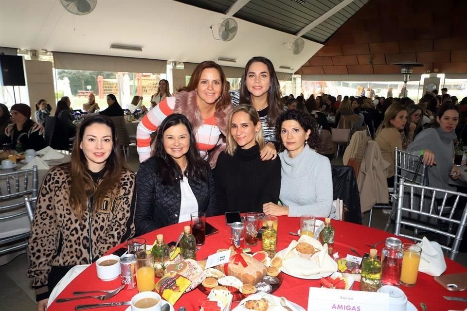 Rocío Garza, Lorena Puente, ABAJO  Carla Bortoni, Salma Martínez, Mónica Aguirre y Gaby Bustos