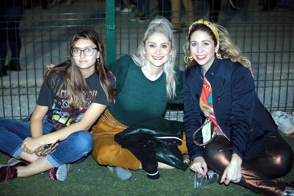 Fernanda Torres, Fernanda Contraerás y Roció Contreras