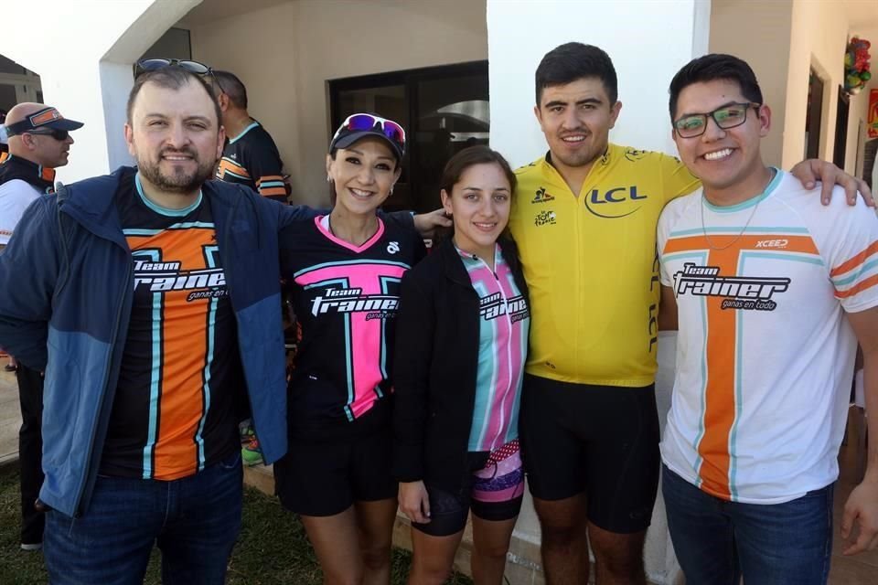 Luis Guzman, Reyna Martínez, Catherine Poo, Cosme Garza y Mario Olvera