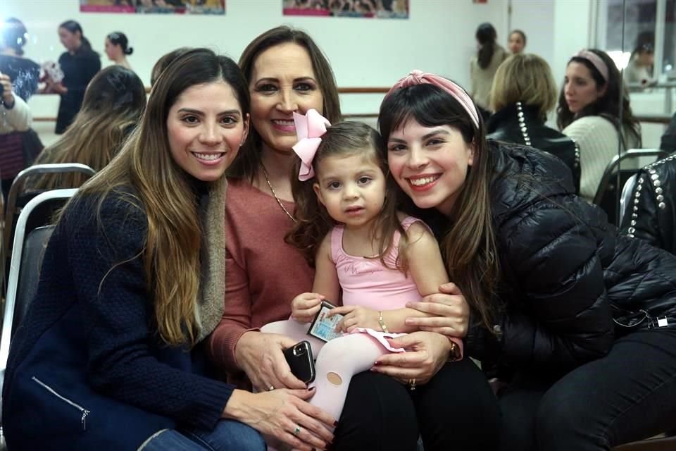 Ana Lucia Cuevas, Laura Lobo, Luciana Heredia y Adriana Cuevas
