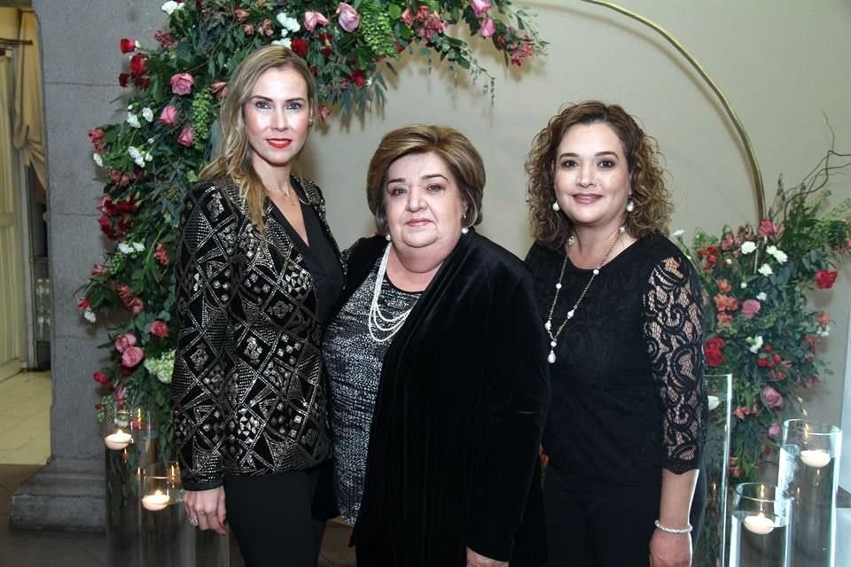 Sandra Ibarra de González, Minerva Fisher y Cynthia González