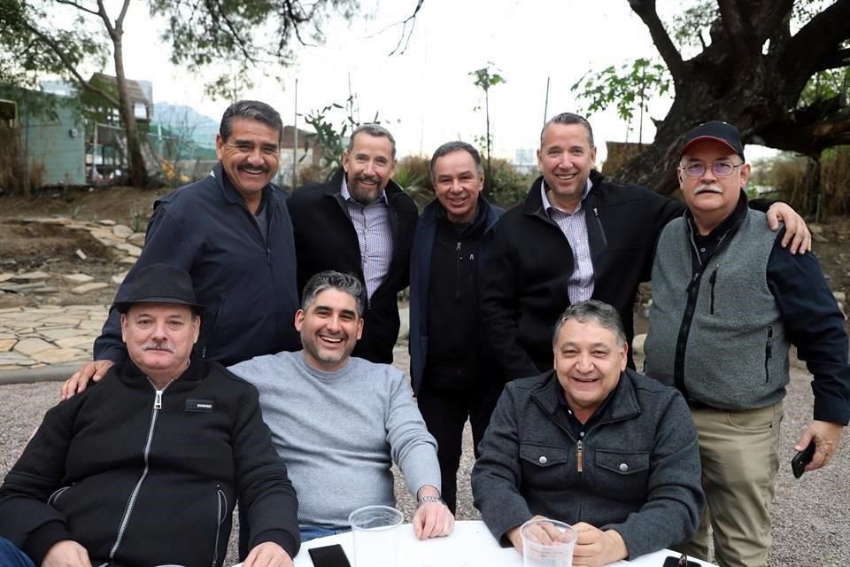 Bulmaro Luna, Gabriel Martínez, Juan Carlos Ceceñas, David Pedraza, Antonio Hidalgo, Alberto Pedraza, Javier Reyes y Jaime Solís
