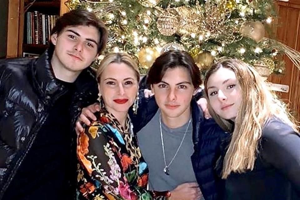 Daniela Santos pasó la Navidad junto a sus hijos Pato, Marcelo y Dany Gracia