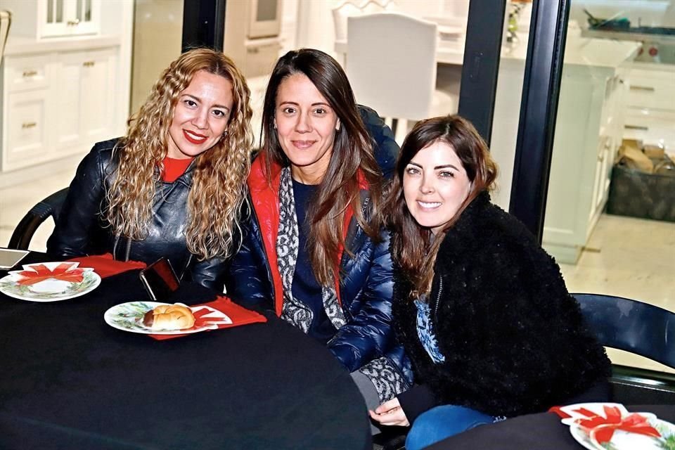 Janeth Martínez, Mariana Ruiz y Samantha Campos