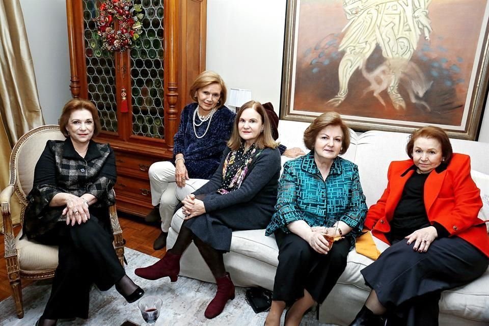 Elva García de Maldonado, María Elena Zertuche de Treviño, Celina Lankenau de Canales, Tere Zorrilla de Garza y Lula Maldonado