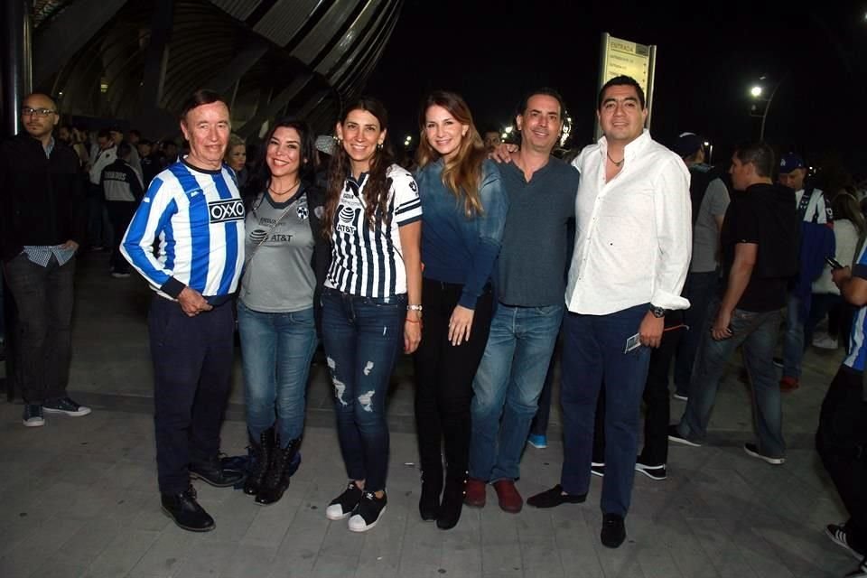Sergio González, Diana González, Norma Zamora, Sandra Zamora de Villarreal, Jorge Zamora y César Pérez