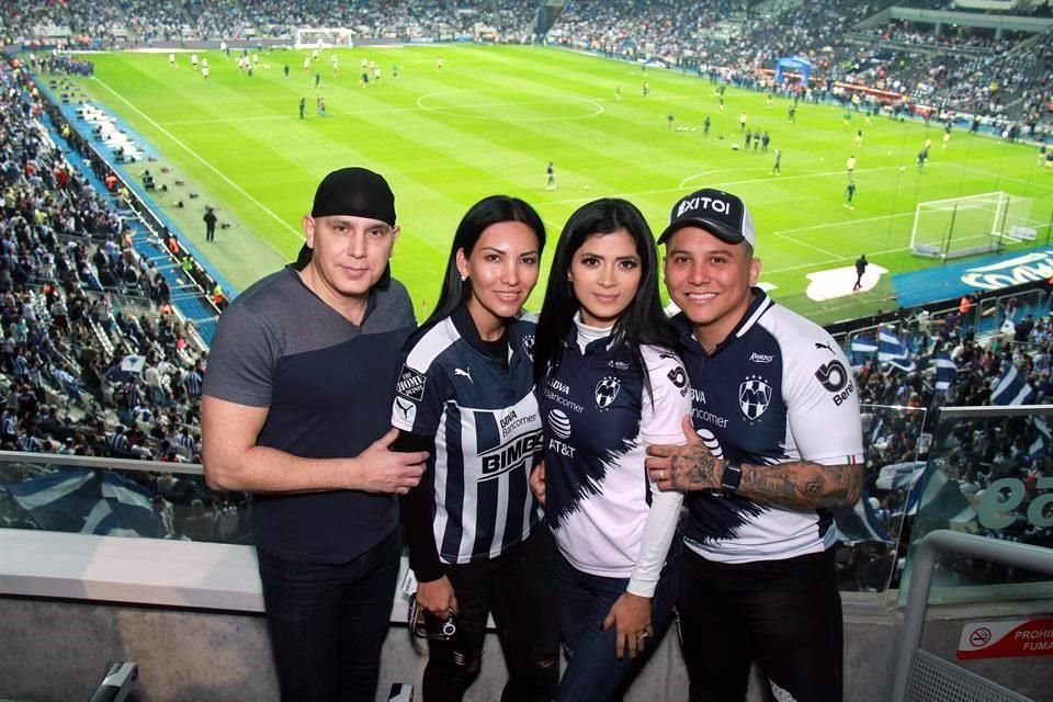 José Madrigal González, Lorena López de Madrigal, Kimberly Flores y Edwin Luna