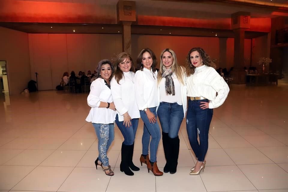 Claudia Trujillo, Aurora Orozco, Magdeli Huerta, Alma Ayala y Adriana Guajardo
